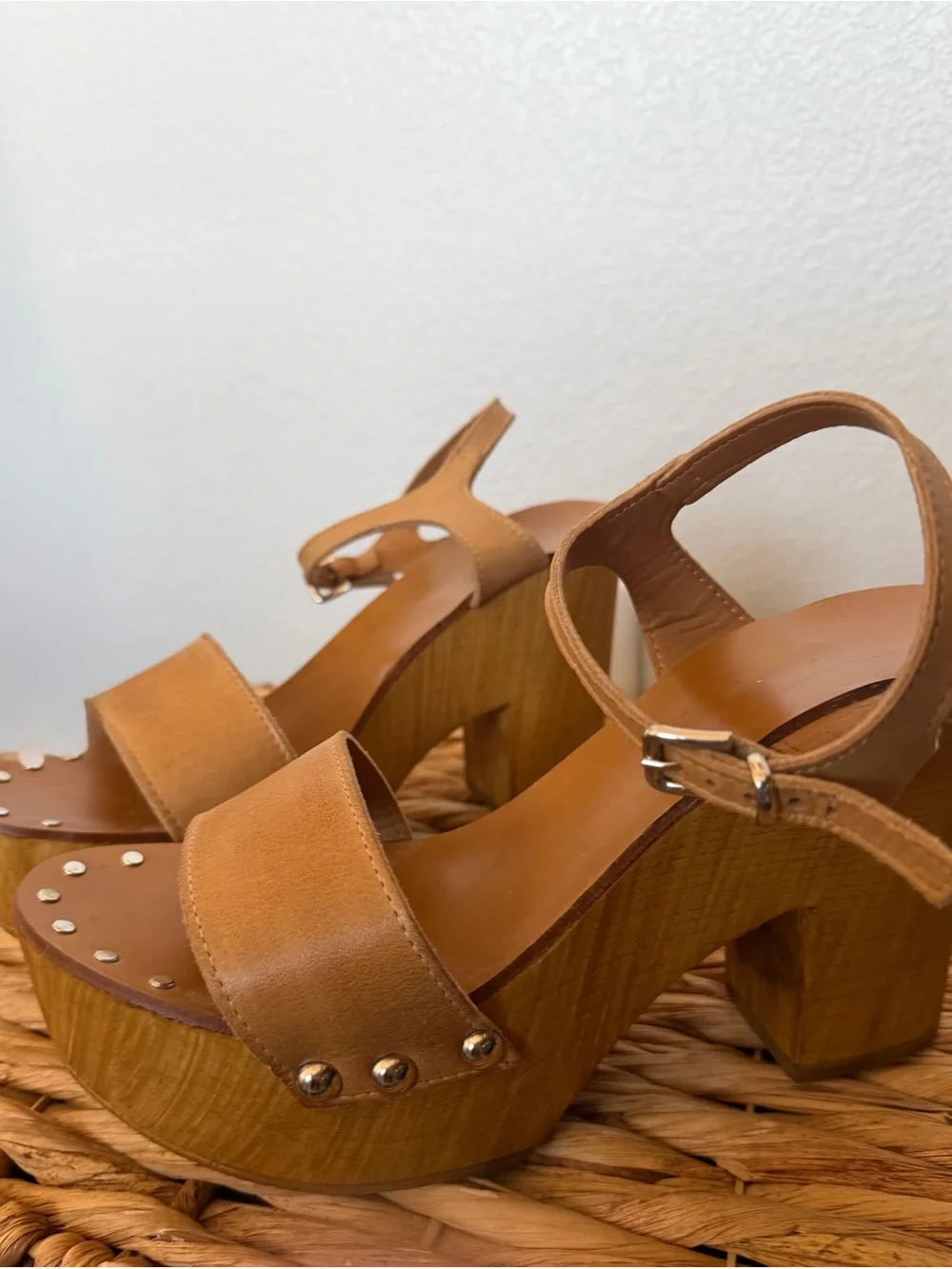 Tan Leather Studded Wood Platform Clog Sandals Size 40 Boho 70s